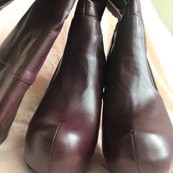 Boots - Picture 7 of 8